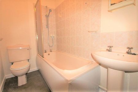 Walmersley Road, Bury, BL9 6LL - Photo 4