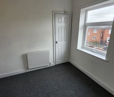 2 Bed Terraced House, Attleboro Road, M40 - Photo 3