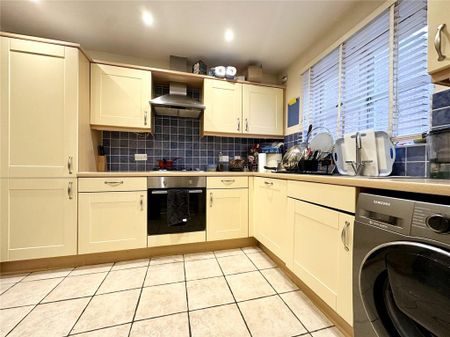 3 bedroom end of terrace house to rent - Photo 4