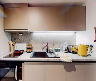 3 Bed Apartment - Photo 5