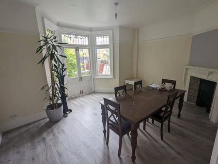 6 bedroom semi-detached house to rent - Photo 3