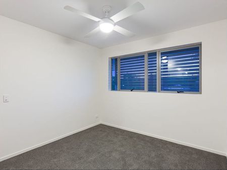 Modern 2 Bedroom Apartment on Kedron Brook! - Photo 2