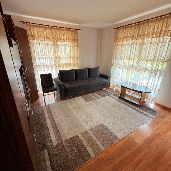 Apartament de 2 camere zona Tractorul, - Photo 1