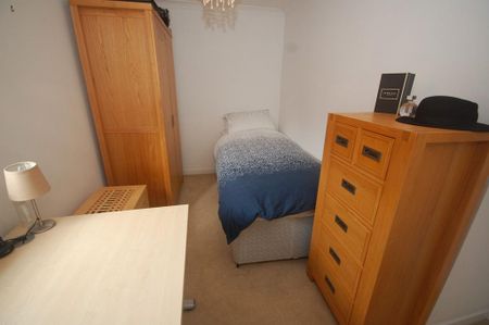 2 bedroom semi-detached house to rent - Photo 3