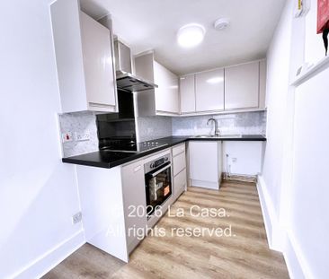 2 bedroom flat to rent - Photo 2