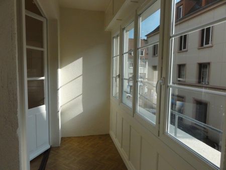 Location Appartement 4 pièces 90m² LE CREUSOT 71200 - Photo 2