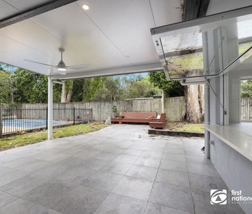 SPRAWLING SUPER IMPRESSIVE PROPERTY + GRANNY FLAT + POOL + ELECTRIC... - Photo 2