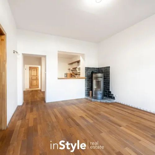 Pronájem přízemního bytu 3+1 v centru Uherského Hradiště, ulice Dlouhá - Photo 1