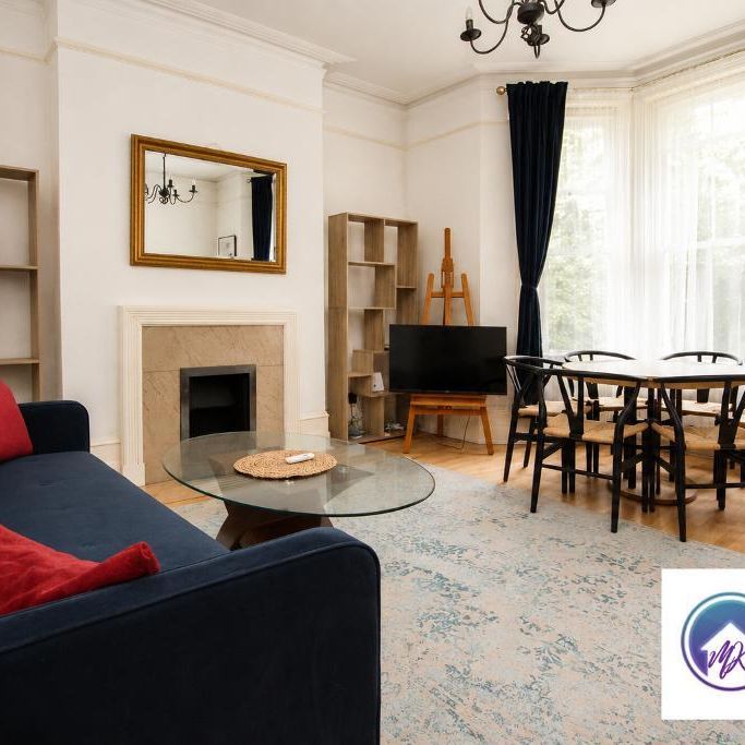 3 Bedroom Flat To Rent - Photo 1