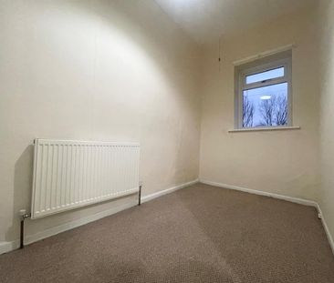 2 bed terraced house to rent in Shale Street, Burnley, BB12 - Photo 2