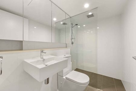 MODERN & SPACIOUS 48SQM STUDIO LOCATED ONE STREET FROM THE BEACH - Photo 4