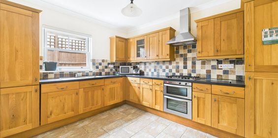 Finchampstead Road, Wokingham Finchampstead Road, Wokingham - Photo 3