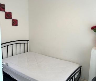 3 Bed Terraced House, Colchester Street, CV1 - Photo 1