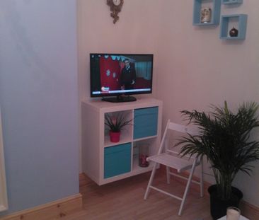 1 Bed Flat, Knighton Park Road, LE2 - Photo 3