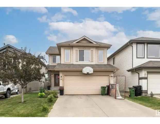 4 Bdrm Ellerslie home with 3 1/2 Bath | 7719 7A Avenue Southwest, Edmonton - Photo 1