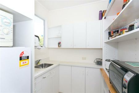 Lovely one bedroom unit - Photo 3