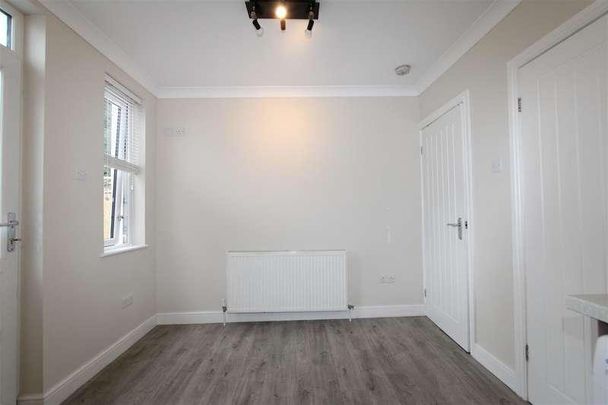 Albert Avenue, Bradford, BD10 - Photo 1