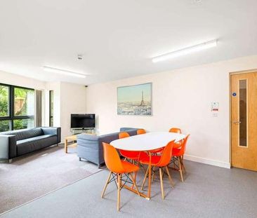 Bed // Bath // Student Apartment // Lincoln Bishop Uni, LN2 - Photo 1