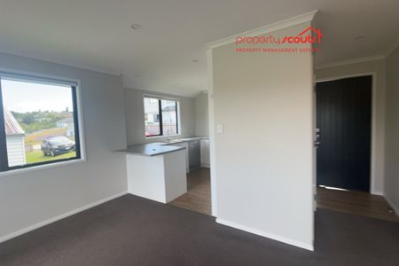 Three Bedroom Home - Photo 4