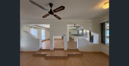 3x1 House in Rockingham with Special Feature. - Photo 3