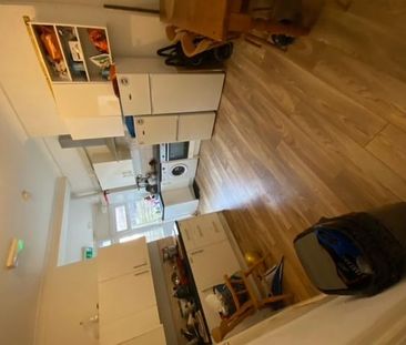 House share to rent - Photo 2