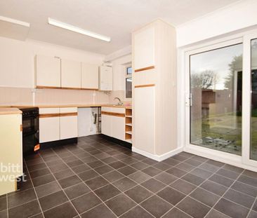 3 bedroom terraced house to rent - Photo 4
