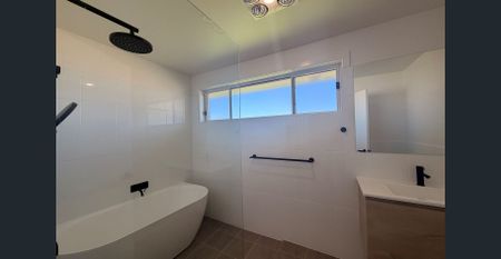 MODERN COMFORT IN CAERLEON - Photo 4