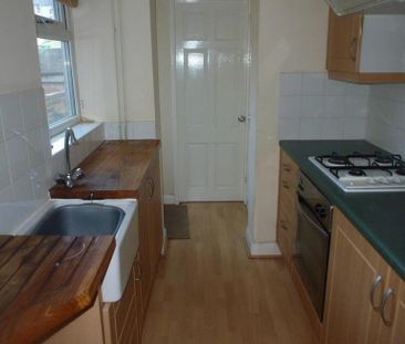 2 bedroom terraced house to rent - Photo 5