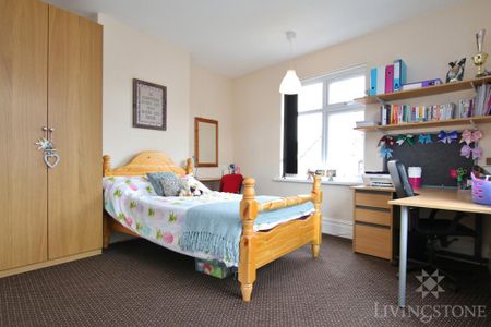 4 bedroom terraced house to rent - Photo 4