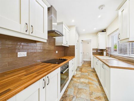 4 bedroom terraced house to rent - Photo 3