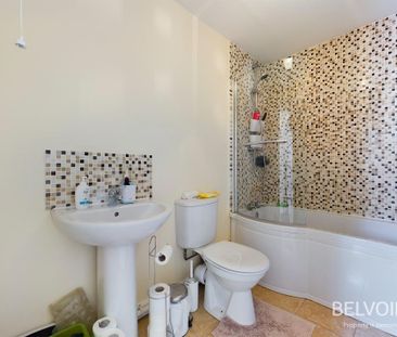 3 bedroom end of terrace house to rent - Photo 4