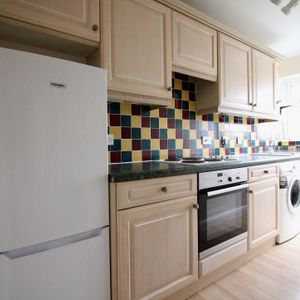 Kingsley Avenue, Southall - Photo 2