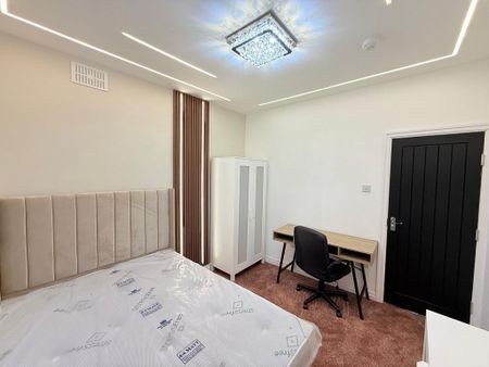 1 bedroom in a house share to rent - Photo 5