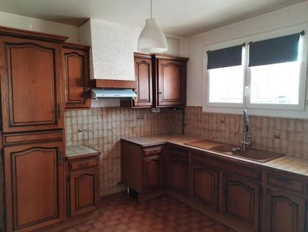 Location Appartement 3 pièces 61m² DRAGUIGNAN 83300 - Photo 2