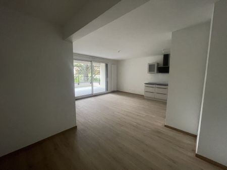 Location Appartement 3 pièces 75m² CHAMALIERES 63400 - Photo 3
