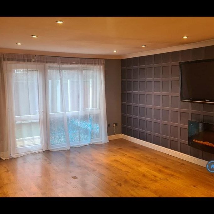 4 bedroom terraced house to rent - Photo 1