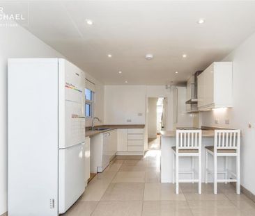 5 bedroom detached house to rent - Photo 5