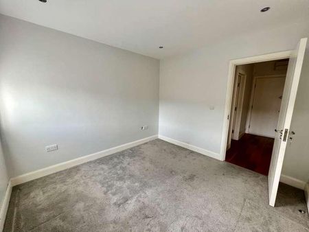 Stephenson House, The Grove, Gravesend, Kent, DA12 - Photo 4