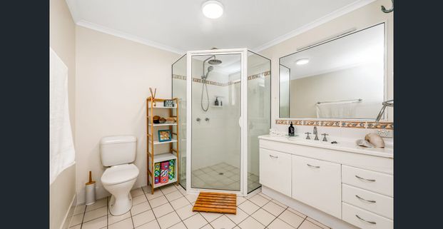 BREEZES, OCEAN AND AN UNCOMPROMISED LIFESTYLE - Photo 1