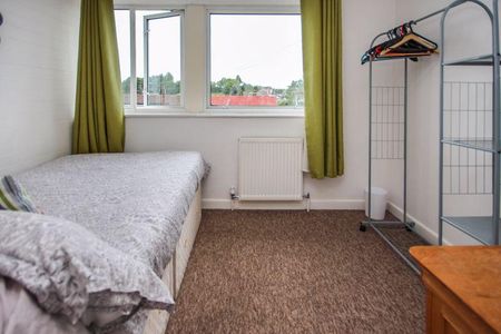 5 bedroom terraced house to rent - Photo 4