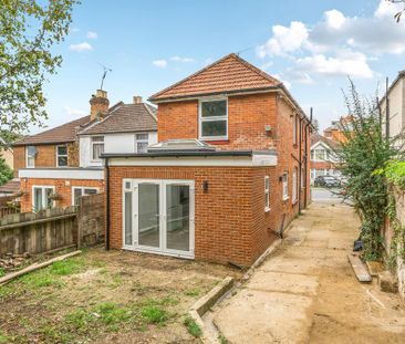 4 bedroom detached house to rent - Photo 3