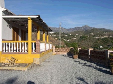 Detached villa with pool and nice views for Winter Rental in Frigiliana - Photo 3