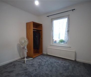 4 bedroom terraced house to rent - Photo 6