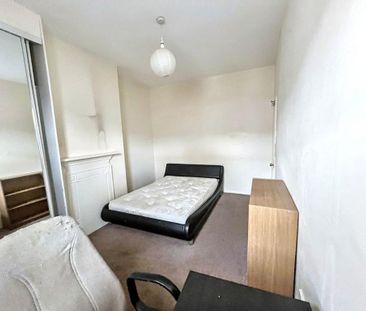 3 bedroom terraced house to rent - Photo 6