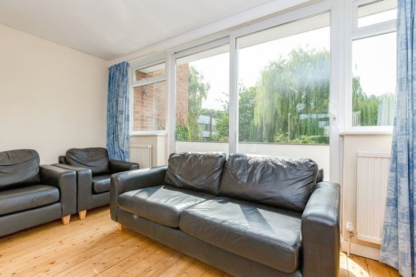 Horwood Close, Headington - Photo 1
