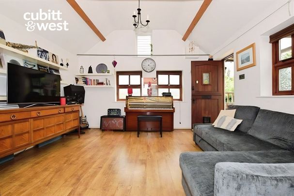 2 bedroom detached bungalow to rent - Photo 1