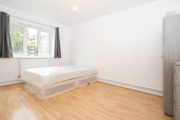3 bedroom Flat To Let - Photo 1