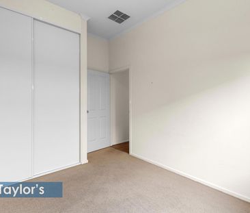 QUALITY EXECTUIVE HOME FULL OF APPEAL! - Photo 6