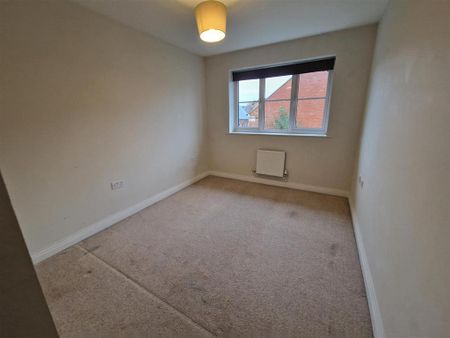 3 bedroom semi-detached house to rent - Photo 4
