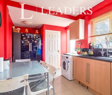 3 bedroom house to rent Hilcot Drive, Nottingham, NG8 - Photo 6